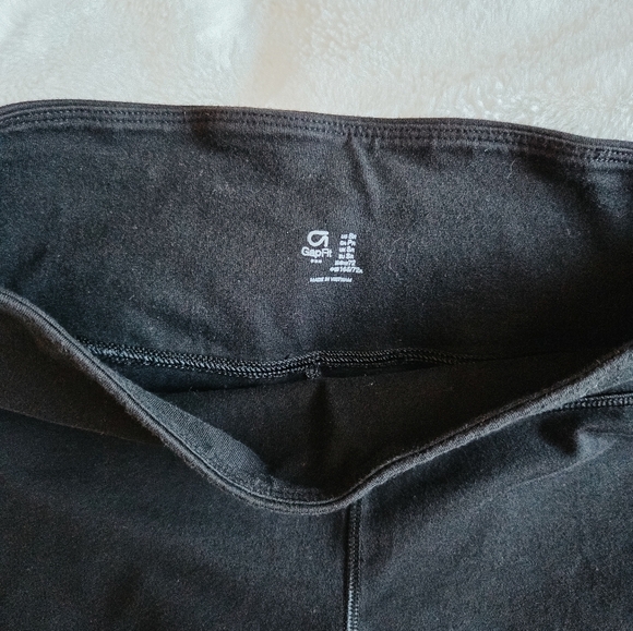 GapFit Black High Rise Performance Leggings (Size S) - Picture 5 of 5